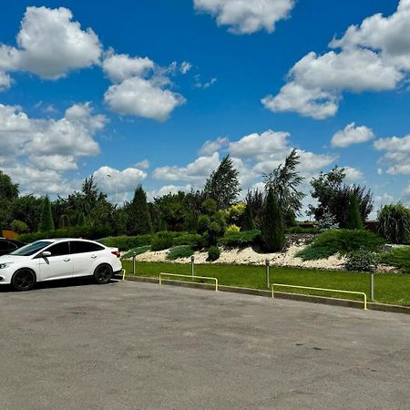 Ні Пуху, Ні Пера! Hotel Reshetylivka Exterior foto