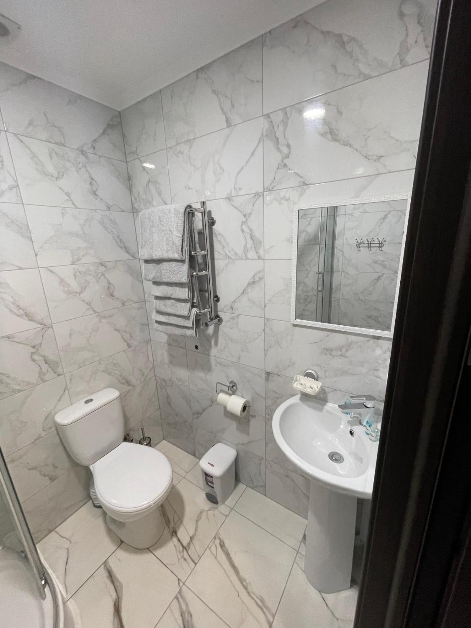 Ні Пуху, Ні Пера! Hotel Reshetylivka Exterior foto