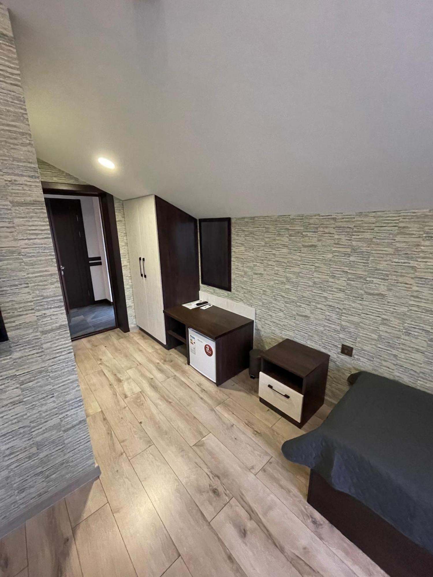 Ні Пуху, Ні Пера! Hotel Reshetylivka Exterior foto